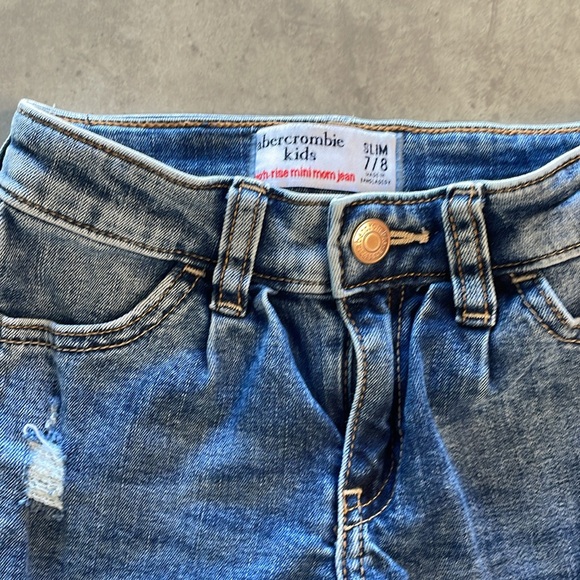 Youth Girls Abercrombie Kids High Rise Mini Mom Jeans - Slim, Size 7/8 - Picture 2 of 6